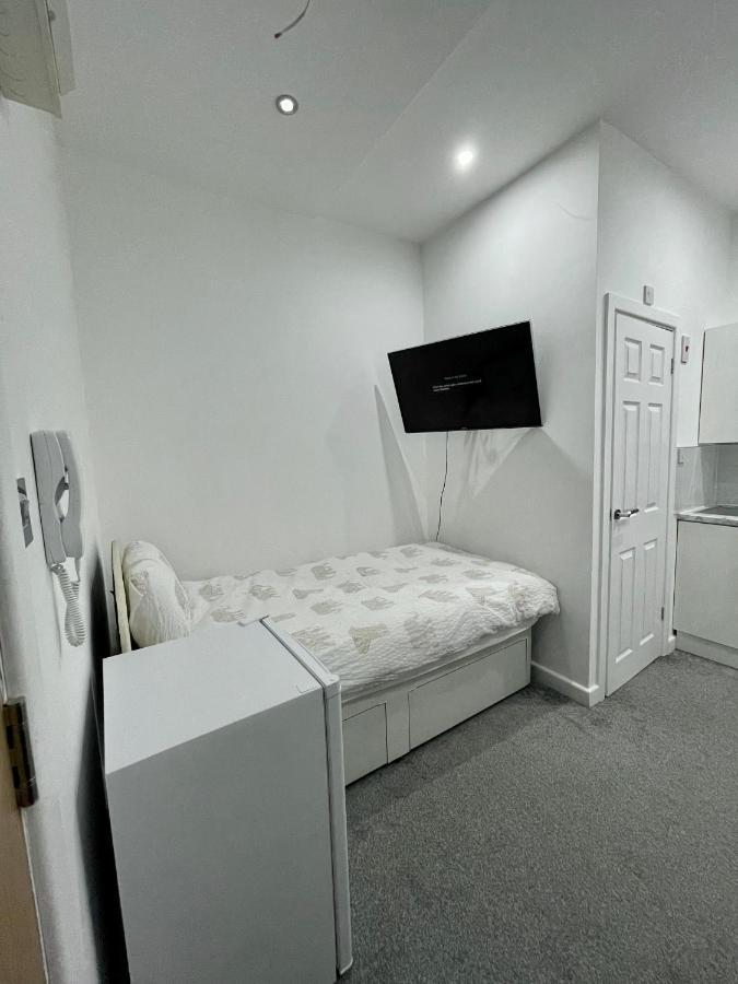 Self Contained Studio In Bham City Centre W Parking Birmingham Exterior photo